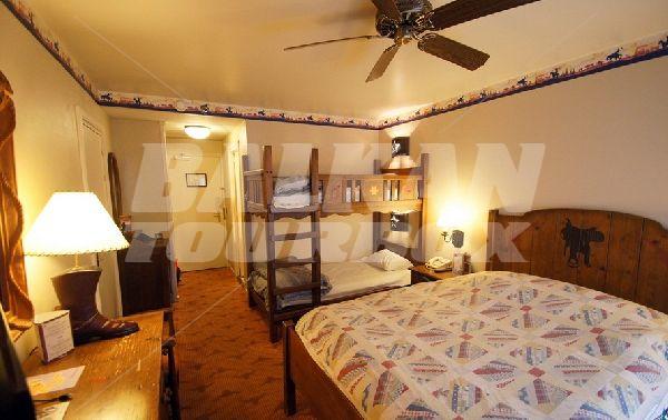 почивка в Disney's Hotel Cheyenne
