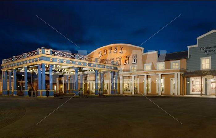 почивка в Disney's Hotel Cheyenne