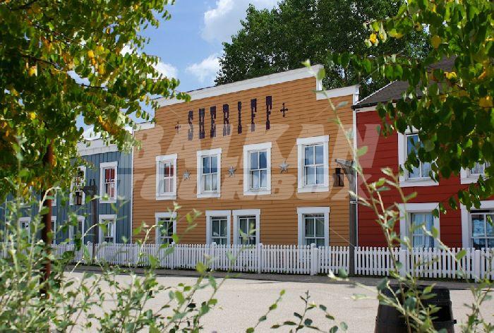 почивка в Disney's Hotel Cheyenne