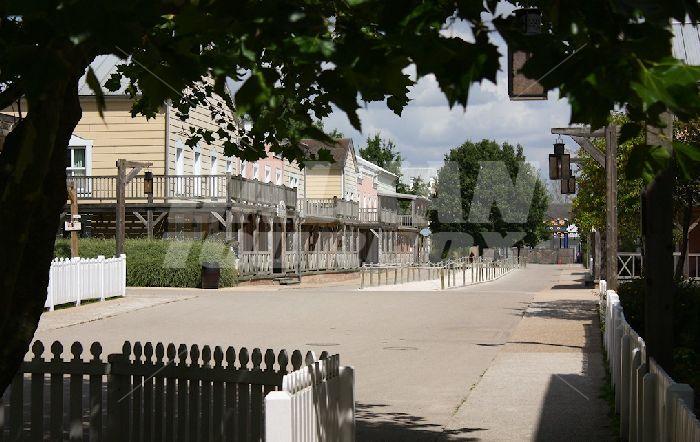 почивка в Disney's Hotel Cheyenne