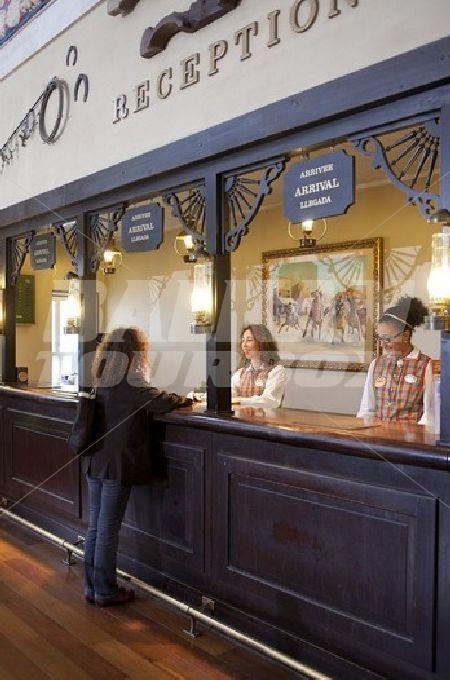почивка в Disney's Hotel Cheyenne