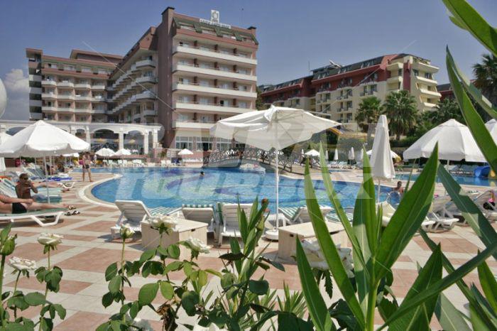 почивка в  Holiday Garden
