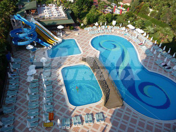 почивка в Holiday Garden