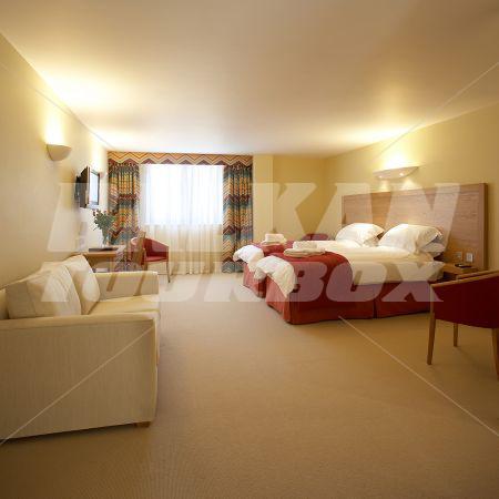 почивка в Winford Manor