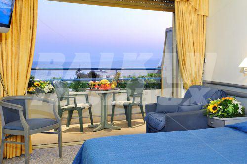 holiday in Emmantina