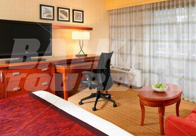 почивка в Courtyard by Marriott Fairfax Fair Oaks
