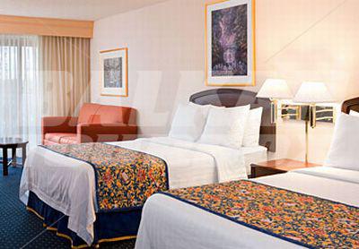 почивка в Courtyard by Marriott Cleveland Airport South
