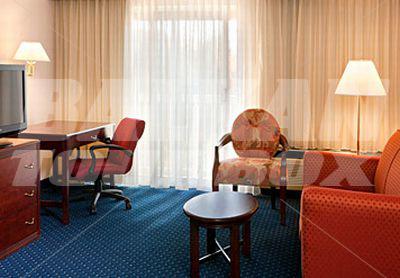 почивка в Courtyard by Marriott Cleveland Airport South