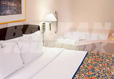 почивка в Courtyard by Marriott Cleveland Airport South