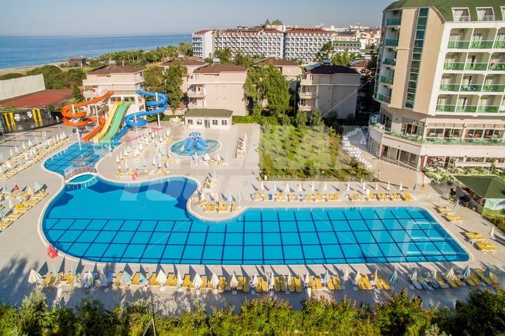 почивка в Hedef Beach Resort and SPA