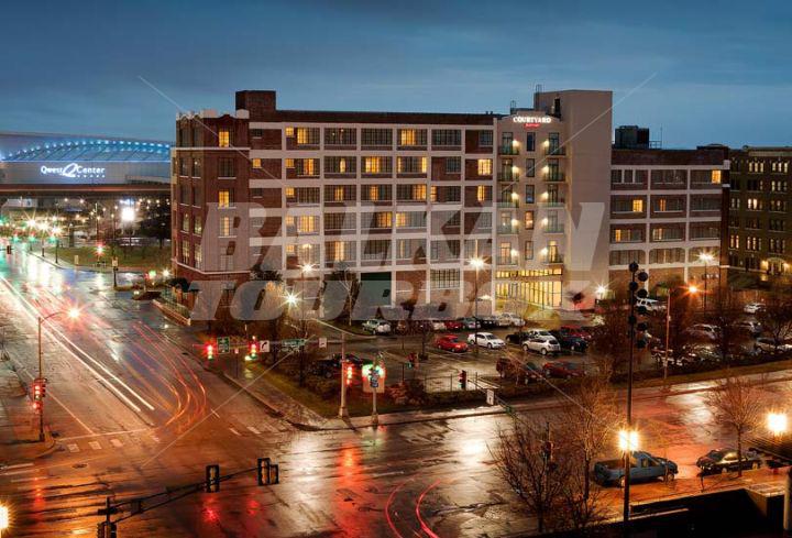 почивка в  Courtyard by Marriott Omaha Downtown/Old Market Area