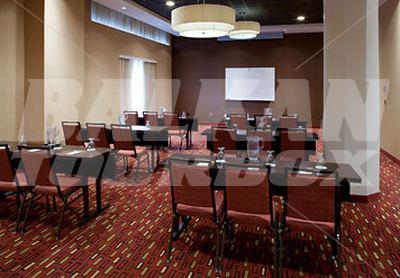 почивка в Courtyard by Marriott Omaha Downtown/Old Market Area