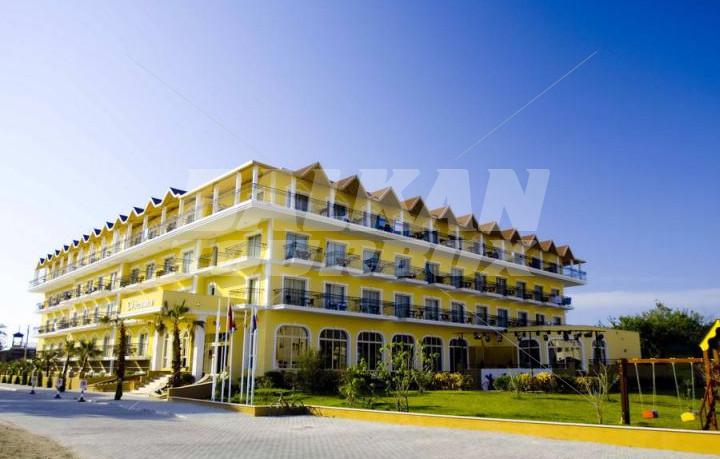 почивка в L Oceanica Beach Resort