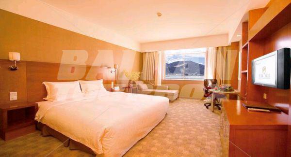 holiday in Jardin Secret