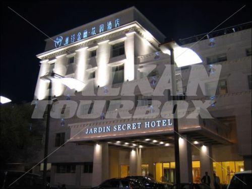 holiday in Jardin Secret