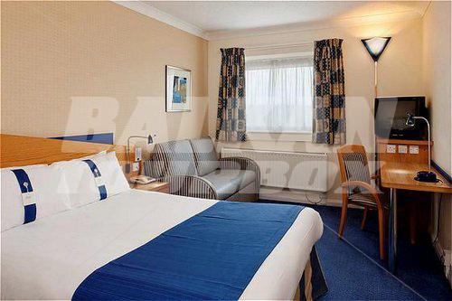 почивка в Holiday Inn Express Oxford - Kassam Stadium