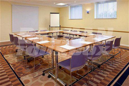 почивка в Holiday Inn Express Oxford - Kassam Stadium