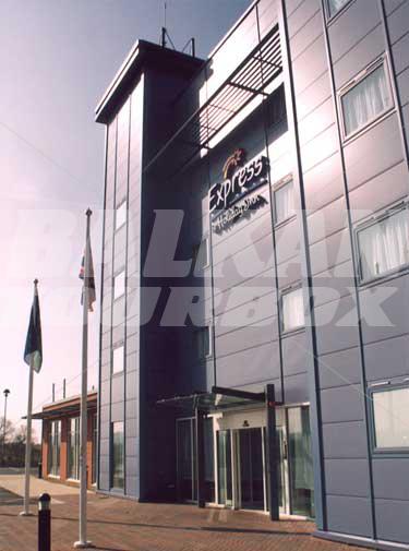 почивка в Holiday Inn Express Oxford - Kassam Stadium