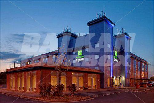 почивка в Holiday Inn Express Oxford - Kassam Stadium