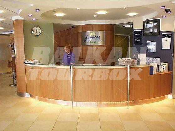 почивка в Holiday Inn Express Oxford - Kassam Stadium