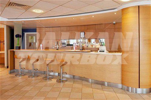 почивка в Holiday Inn Express Oxford - Kassam Stadium