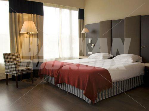 почивка в NH Brussels Louise