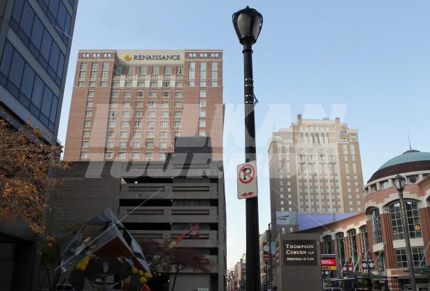 почивка в Renaissance by Marriott St. Louis Grand