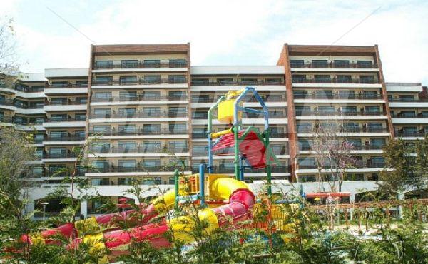 holiday in Flamingo Grand