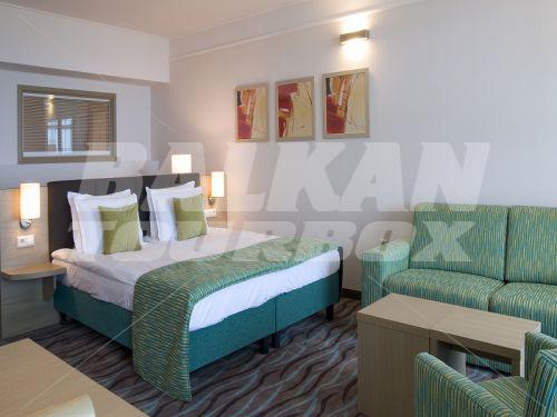 holiday in Flamingo Grand