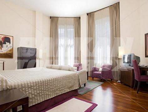 holiday in NH Palacio de Oriol