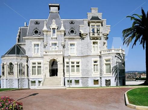 holiday in NH Palacio de Oriol