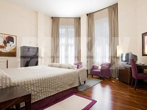 holiday in NH Palacio de Oriol