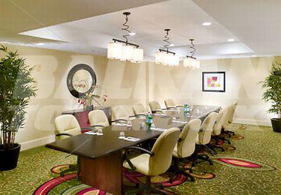 почивка в Renaissance by Marriott St. Louis Airport