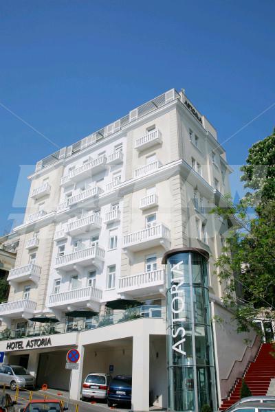 holiday in  Astoria by Ohm Group