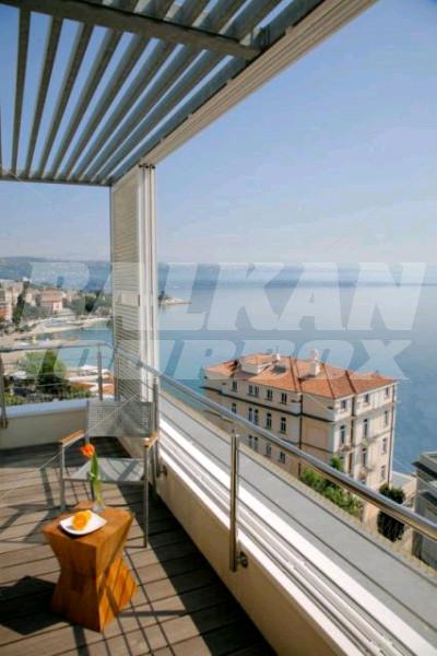 holiday in Astoria by Ohm Group