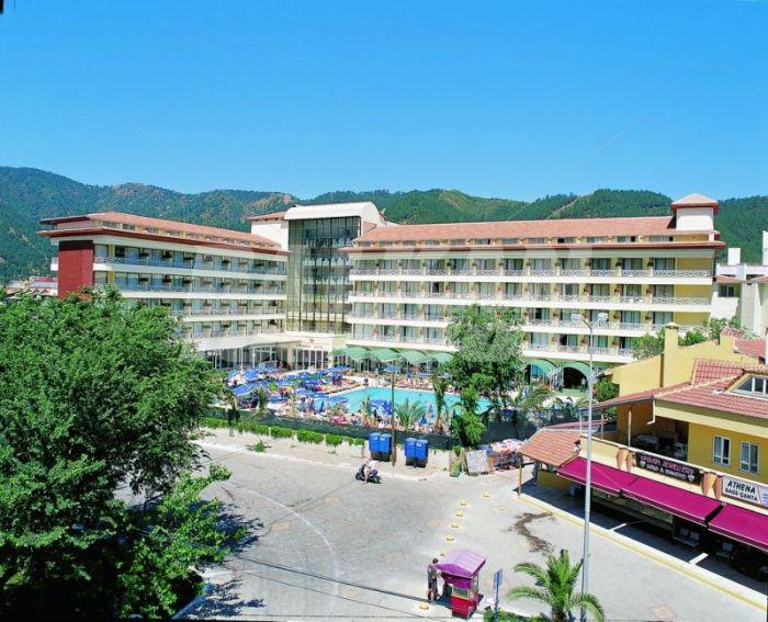 holiday in L'Etoile Beach