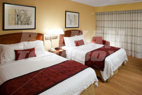почивка в Courtyard Somerset