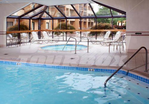 почивка в Courtyard by Marriott Lexington North