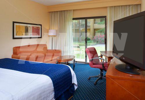 почивка в Courtyard by Marriott Lexington North