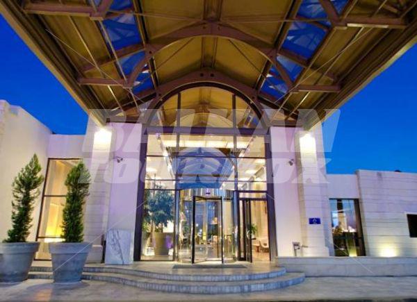 holiday in Nikopolis Hotel