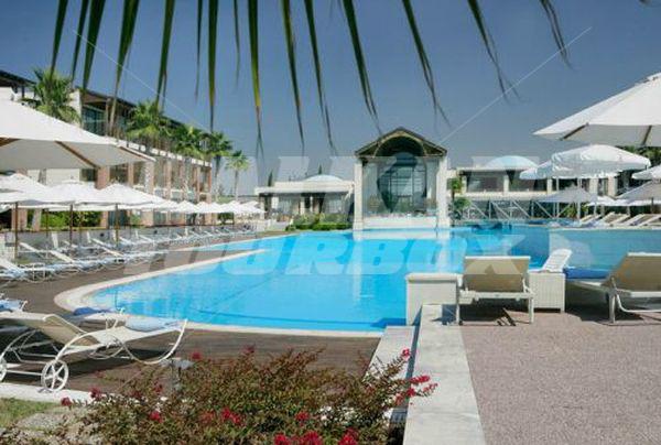 holiday in Nikopolis Hotel