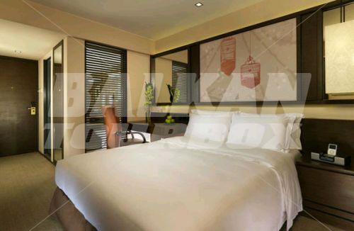 holiday in Eaton Smart