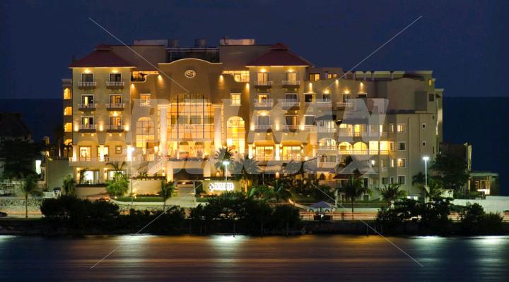 почивка в  Avalon Grand Cancun