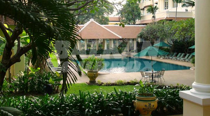 почивка в Raffles Le Royal