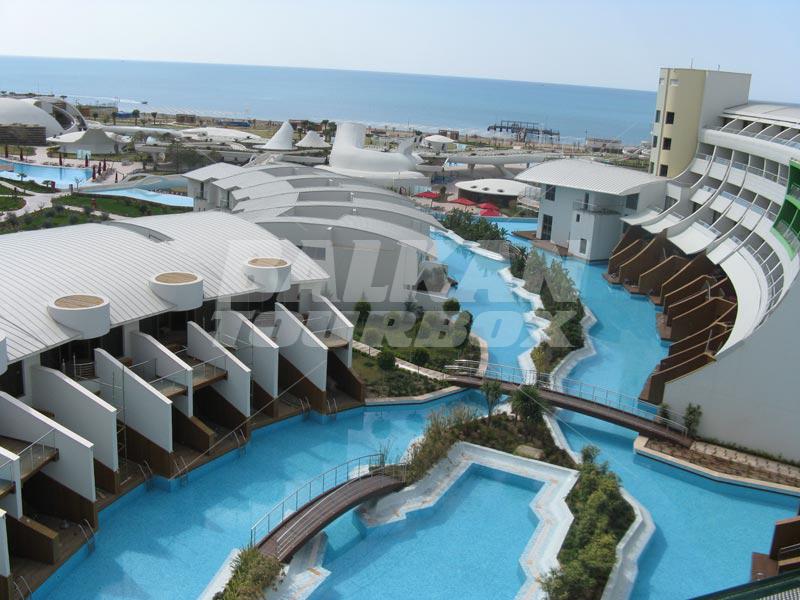 почивка в Cornelia Diamond Golf Resort and SPA