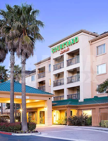 почивка в Courtyard by Marriott San Francisco Airport/Oyster Point Waterfront