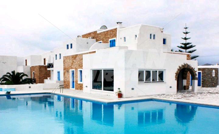почивка в  Naxos Holidays