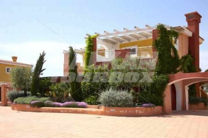 почивка в  Argonauti Club Resort