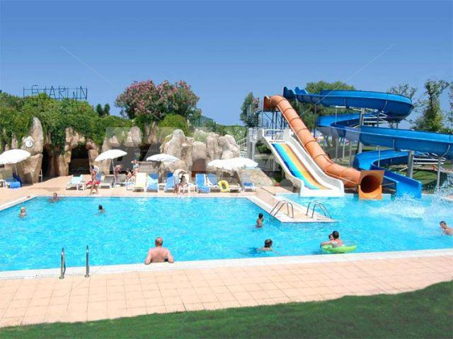 holiday in Queen's Park Le Jardin