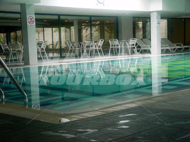 holiday in Queen's Park Le Jardin